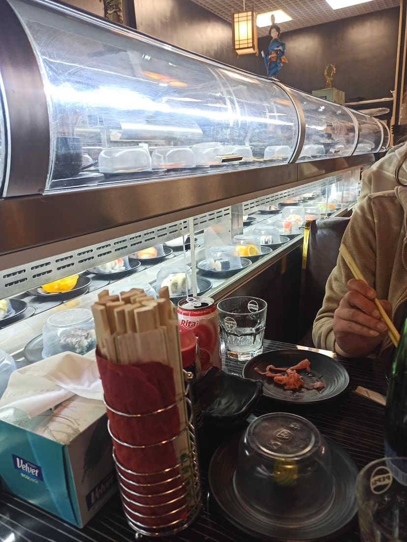 Anawa running sushi OC Forum 1