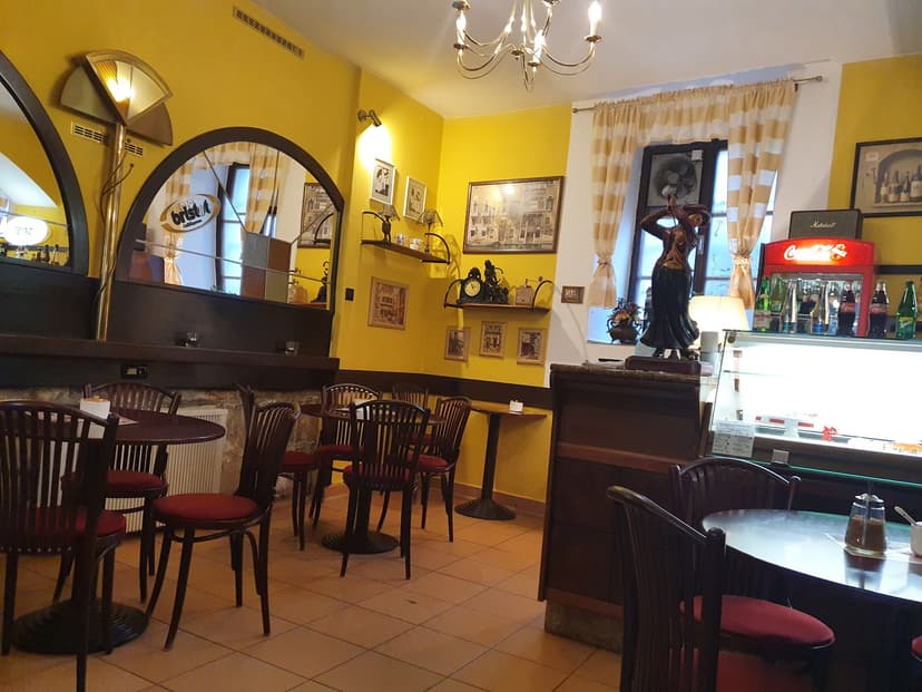 Cafe Bar Atrium 10