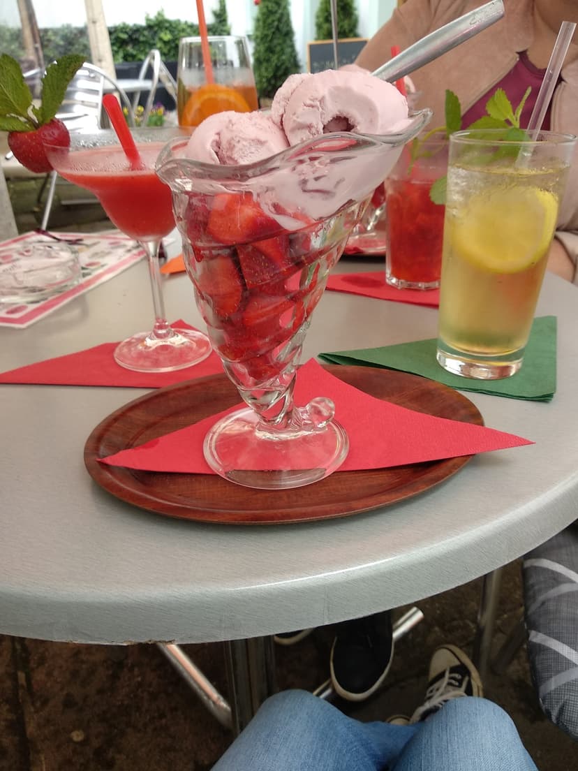 Cafe Bar Atrium 3