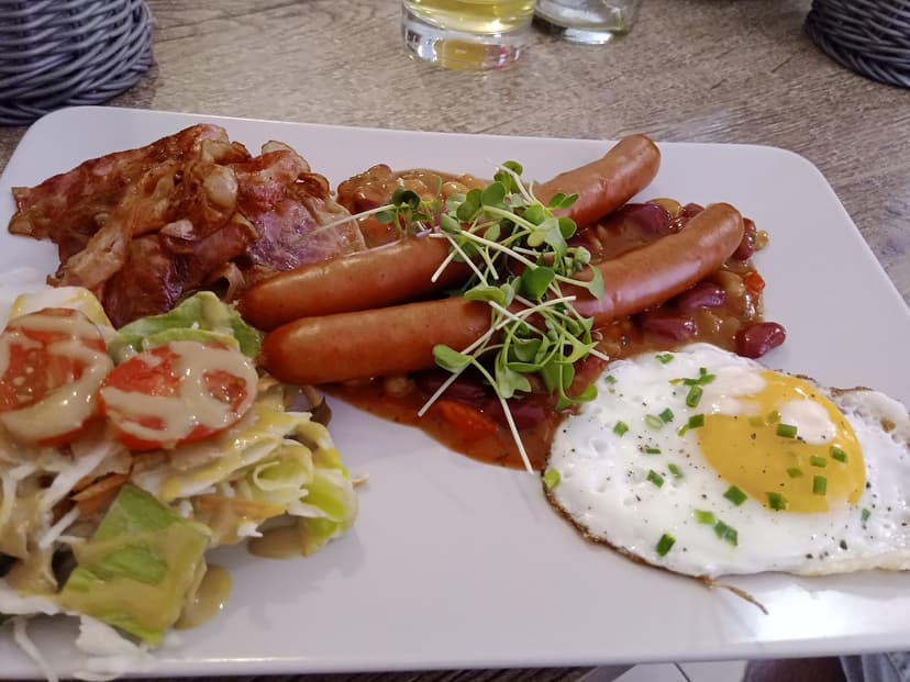 Cafe Demaris 1