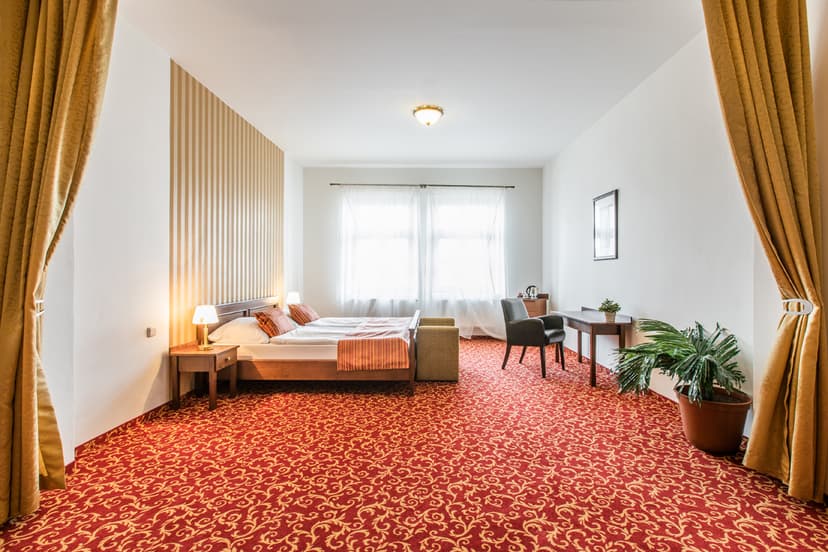Hotel U Zlatého kohouta 6