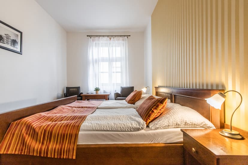 Hotel U Zlatého kohouta 8