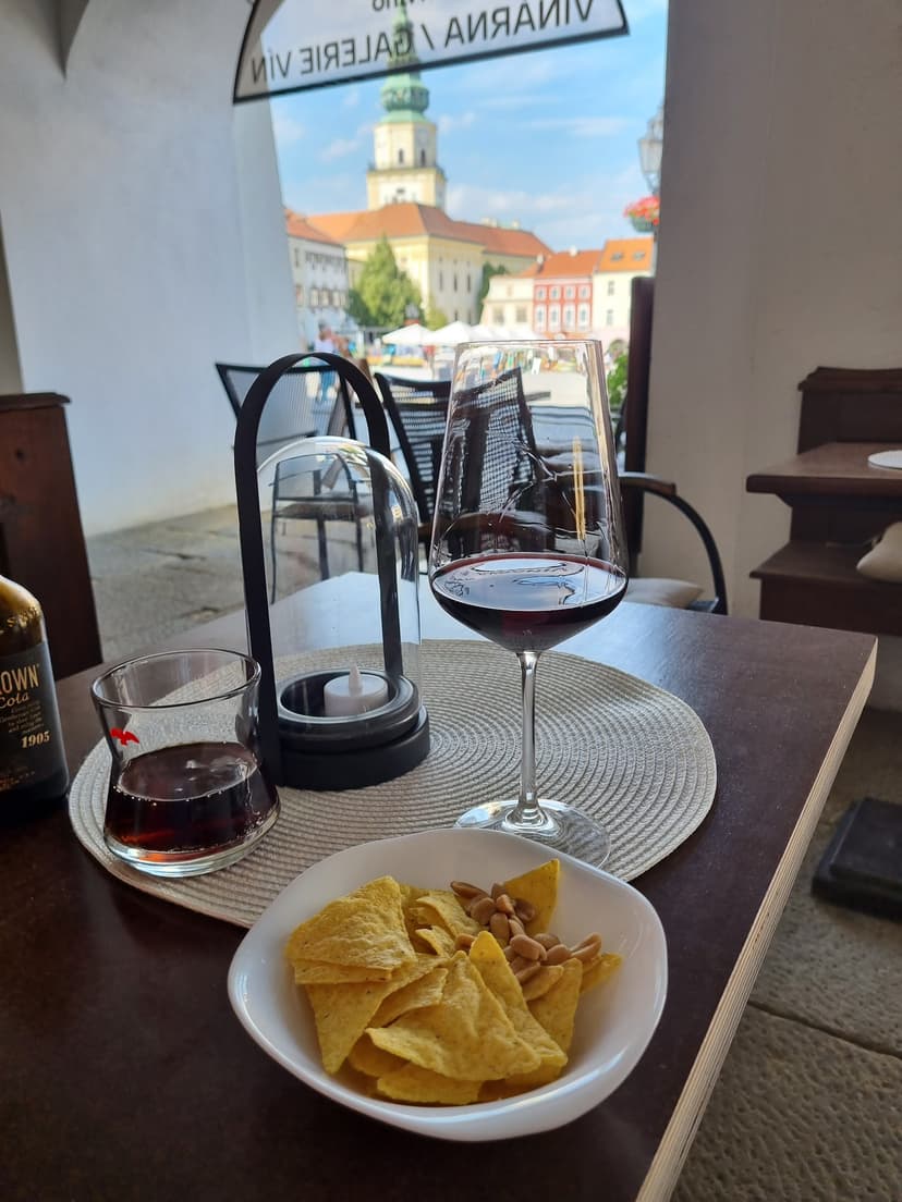 INVINO - Vinárna / Galerie vín Kroměříž 6