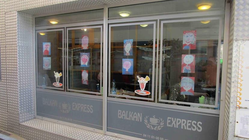 Kavárna a vinotéka Balkanexpress 10