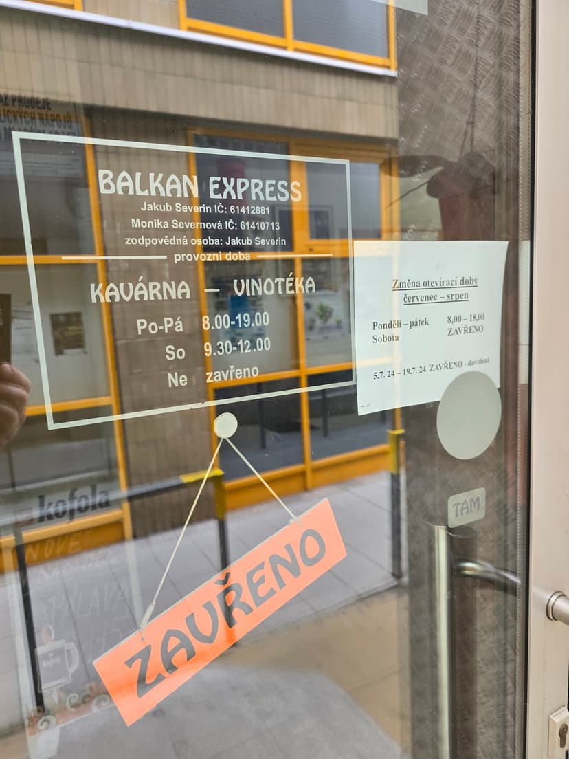 Kavárna a vinotéka Balkanexpress 3