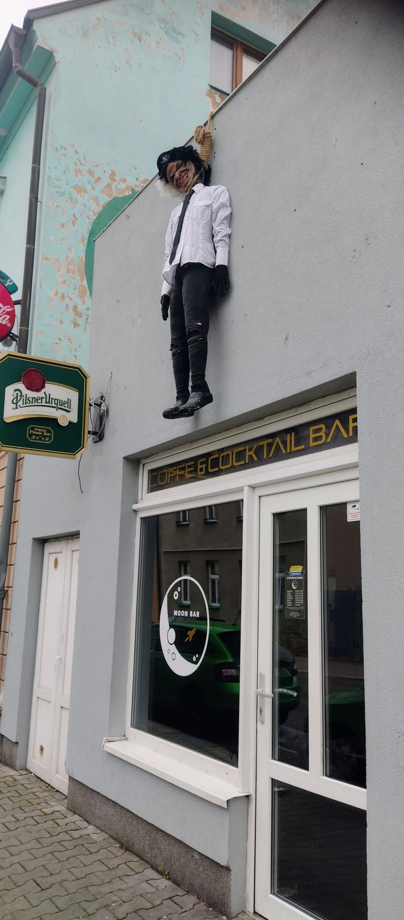 Moon Bar 4