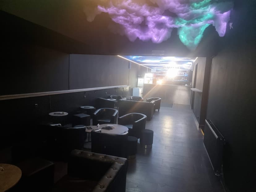 Moon Bar 8
