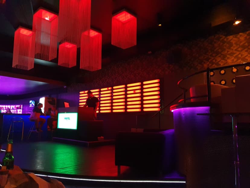 Postel Bar & Stage 3