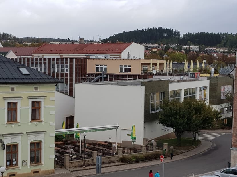 Up MÁJ 5