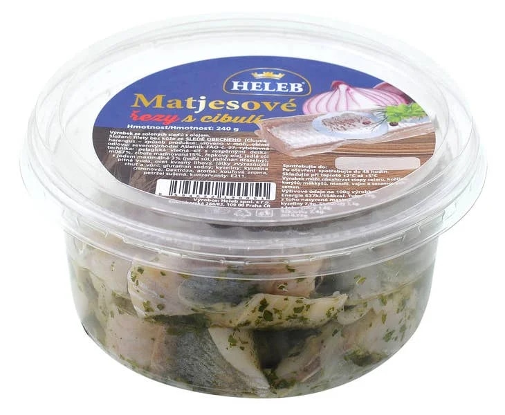 Heleb Matjesové řezy s cibulí