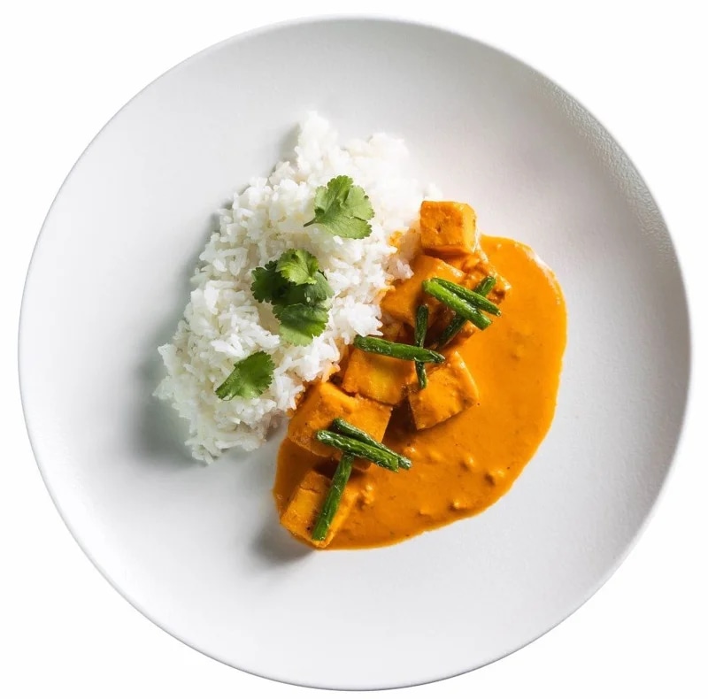 Paneer Makhani s jasmínovou rýží od Mahavira Kanswala