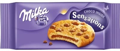 Milka sušenky Cookie Sensations s náplní a kousky čokolády