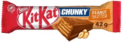 KitKat Chunky čokoládová tyčinka s oplatkou a arašídovou náplní
