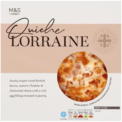 Marks & Spencer Slaný koláč s extra vyzrálým sýrem čedar a britskou slaninou (mražený)