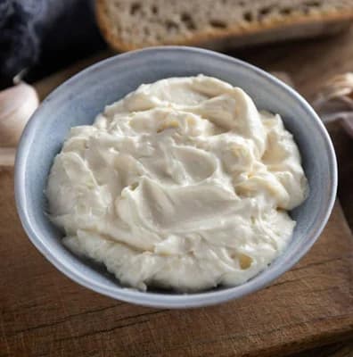 Authentic Česneková pomazánka