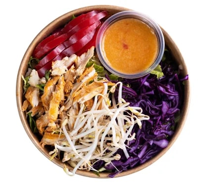 Pappudia Salát s kuřecím masem a zálivkou chilli & česnek