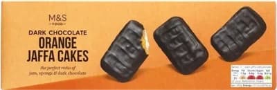 Marks & Spencer Piškoty s pomerančovou náplní polomáčené v hořké čokoládě