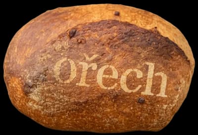 To je Bistro Chleba Ořech