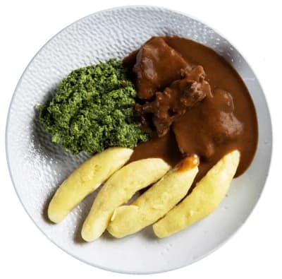 Hovězí na česneku se špenátem a bramborovými špalíky od Petra Bureše