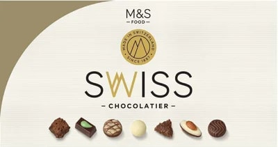 Marks & Spencer Pralinky z mléčné, hořké a bílé čokolády s různými náplněmi