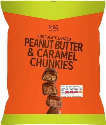 Marks & Spencer Čokoládové tyčinky s arašídovým máslem a karamelem