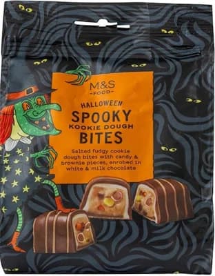 Marks & Spencer Čokoláda s náplní s kousky brownie, drobenkou a kousky čokolády v krustě