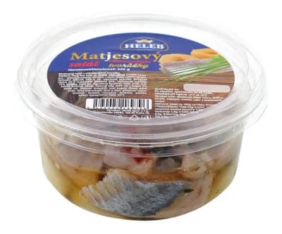 Heleb Matjesův salát s olomouckými tvarůžky