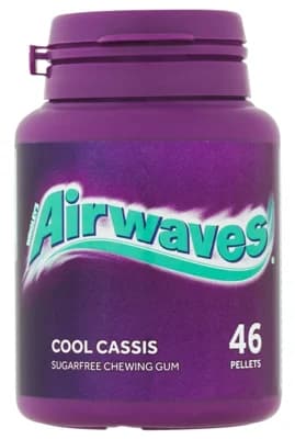 Wrigley's Airwaves Cool Cassis Žvýkačky bez cukru s příchutí mentolu a černého rybízu