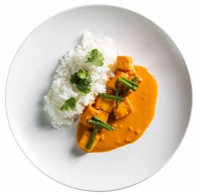 Paneer Makhani s jasmínovou rýží od Mahavira Kanswala