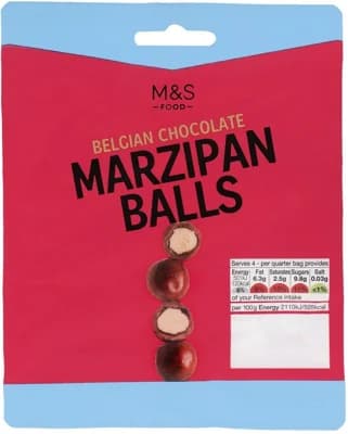 Marks & Spencer Marcipánové kuličky máčené v čokoládě